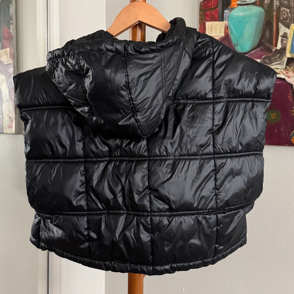 Calvin Klein - Performance Cropped Oversized Boxy Puffer Vest in Black - Picture 4 of 7